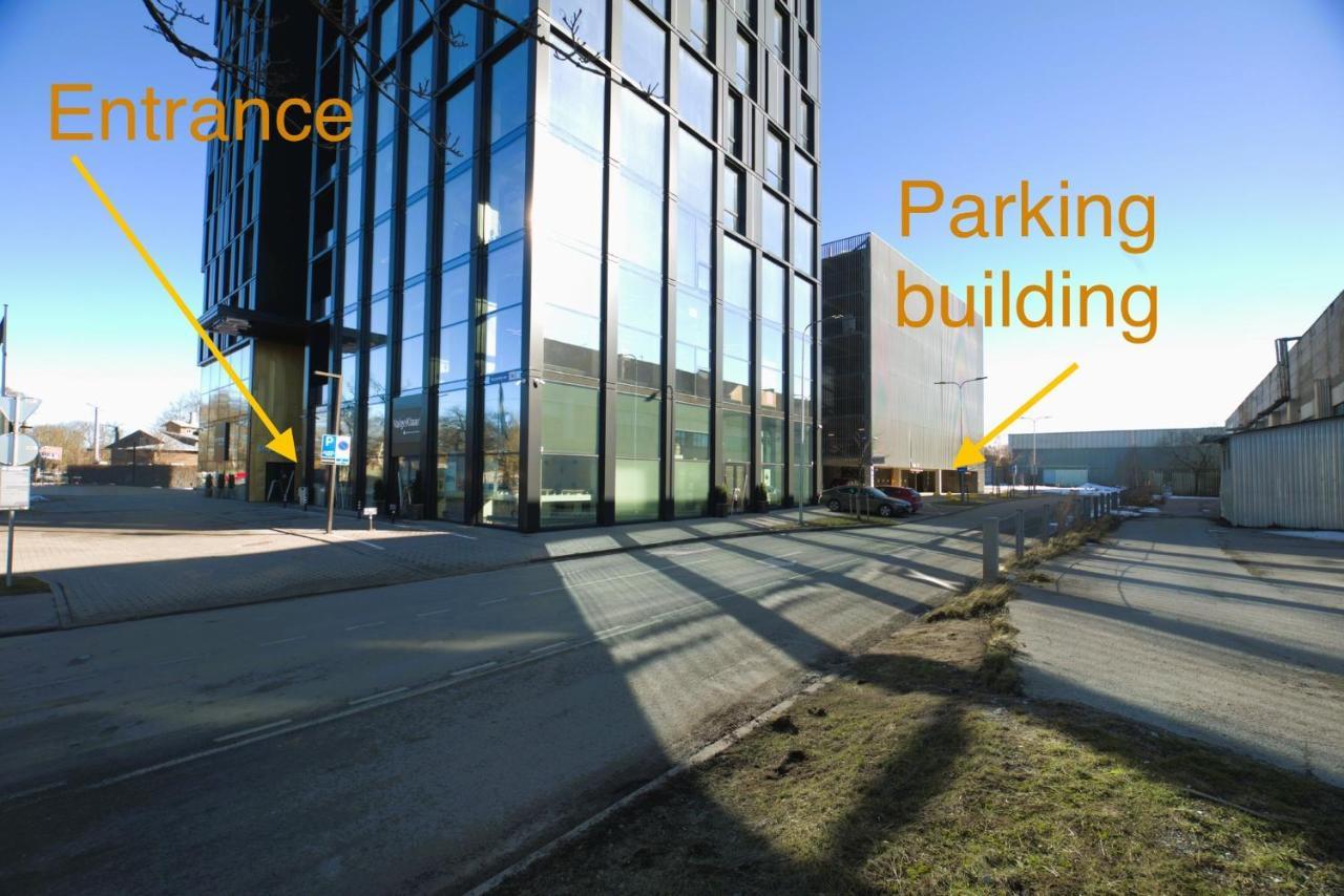 Orange Apartments Tower & Free Parking ทาลลินน์ ภายนอก รูปภาพ